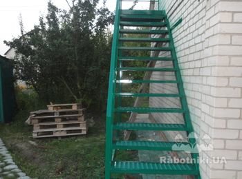 Лестница в п. Русская Лозовая