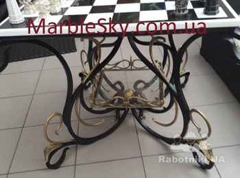 Шахматный столик из мрамора и ковка