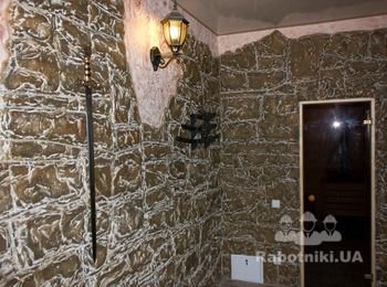 Декоративные скалы (коридор в бане)