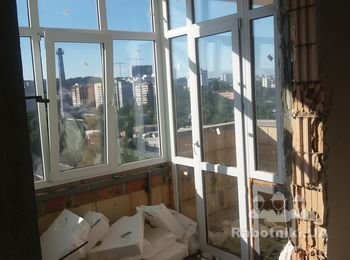 Демонтаж балконной рамы