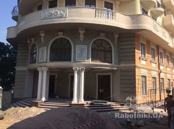Жилой комплекс в г. Одесса. Выполняли - отделочные работы как фасадные так и внутренние.