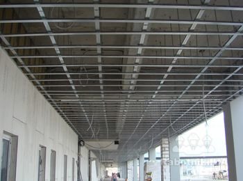 Монтаж каркаса для устройства подвесного потолка с утеплением и применением крепежей нониус
