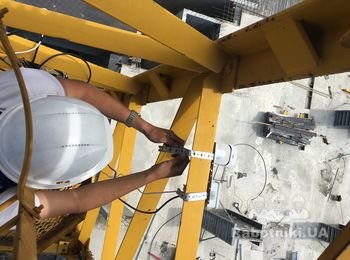 Монтаж камеры видеонаблюдения на высотном кране hd-cvi Dahua