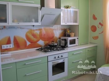 Кухня з 3Д панелями на робочій зоні