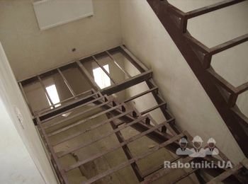 Каркас лестницы на 3 этажа