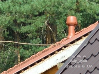 Вентилятор кухонной вытяжки на крыше