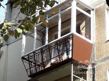 Винос балкону на 30 см, обшивка профлистом та встановлення металопластикових конструкції