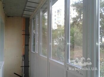 Винос балкону на 30 см та встановлення металопластикових вікон