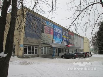 Монтаж навесного фасада на здании СК "Спартак" в г.Полтава