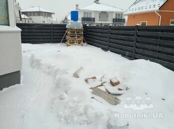 Убрать снег из двора до 2 соток