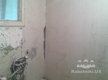 Оштукатурить стены в ванной комнате!